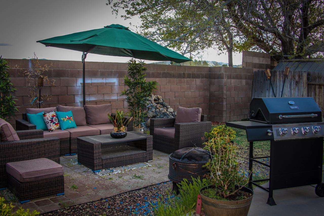Private Room In A 4 Bedroom House In Palmdale Exterior foto